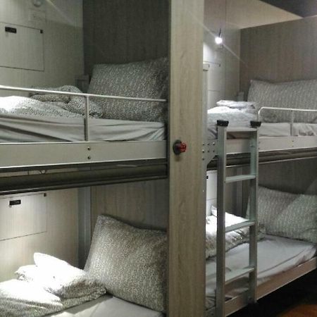Auberge de jeunesse Rest Backpacker à Tainan Extérieur photo