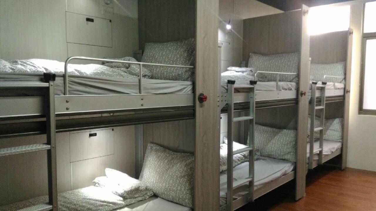 Auberge de jeunesse Rest Backpacker à Tainan Extérieur photo